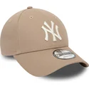 verstellbare-9forty-league-essential-kappe-in-hellbraun-der-new-york-yankees-mlb-von-new-era