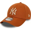 siltovka-zaoblena-hneda-nastavitelny-9forty-league-essential-new-york-yankees-mlb-new-era