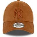 verstellbare-braune-9forty-cord-kappe-mit-gebogenem-schirm-der-new-york-yankees-mlb-von-new-era