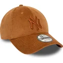 verstellbare-braune-9forty-cord-kappe-mit-gebogenem-schirm-der-new-york-yankees-mlb-von-new-era