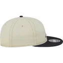 beige-und-marineblaue-flache-kappe-9fifty-retro-crown-denim-der-atlanta-braves-mlb-von-new-era
