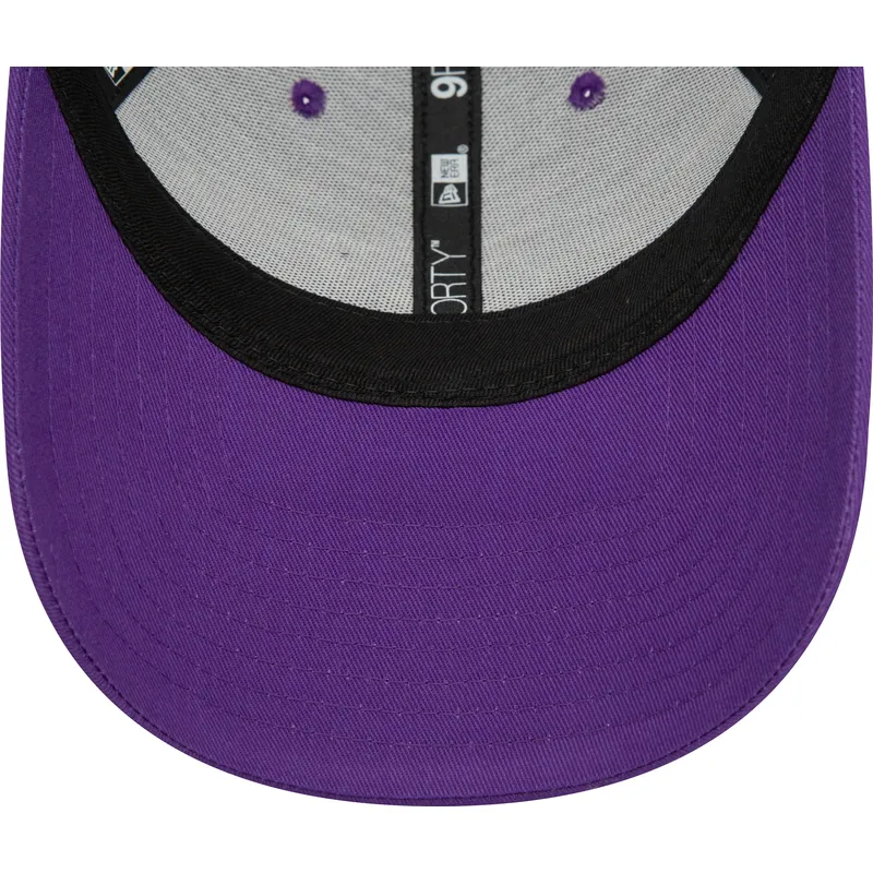 violette-verstellbare-curved-cap-9forty-home-field-der-los-angeles-lakers-nba-von-new-era