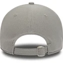 graue-verstellbare-kappe-mit-gebogenem-schirm-und-marineblauem-logo-9forty-diamond-era-essential-der-new-york-yankees-mlb-von-ne