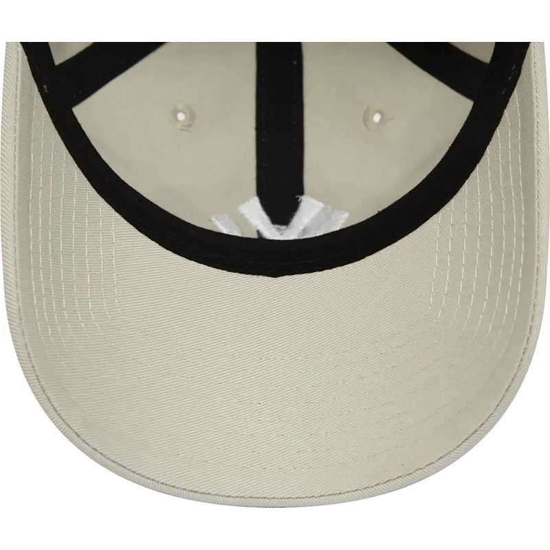 cap-zaoblena-beige-adjustable-strap-9twenty-league-essential-new-york-yankees-mlb-new-era