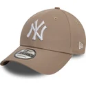 cap-zaoblena-brown-adjustable-strap-claro-9forty-league-essential-new-york-yankees-mlb-new-era