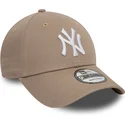 cap-zaoblena-brown-adjustable-strap-claro-9forty-league-essential-new-york-yankees-mlb-new-era