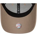 cap-zaoblena-brown-adjustable-strap-claro-9forty-league-essential-new-york-yankees-mlb-new-era