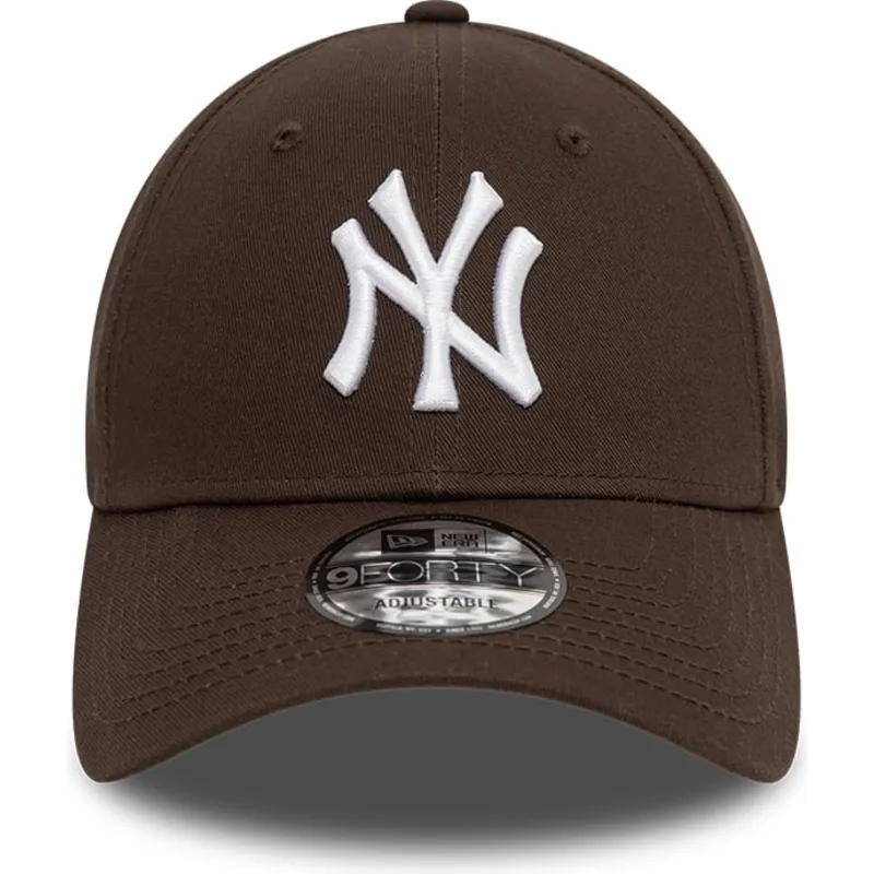 cap-zaoblena-brown-adjustable-strap-9forty-league-essential-new-york-yankees-mlb-new-era cap-zaoblena-brown-adjustable-strap-9forty-league-essential-new-york-yankees-mlb-new-era