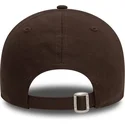 cap-zaoblena-brown-adjustable-strap-9forty-league-essential-new-york-yankees-mlb-new-era