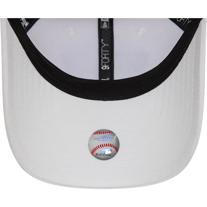 cap-zaoblena-white-adjustable-strap-9forty-league-essential-los-angeles-dodgers-mlb-new-era