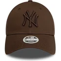 siltovky-zaoblena-hneda-nastavitelny-pasik-9forty-league-essential-new-york-yankees-mlb-new-era