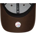 cap-zaoblena-brown-adjustable-strap-9forty-league-essential-new-york-yankees-mlb-new-era