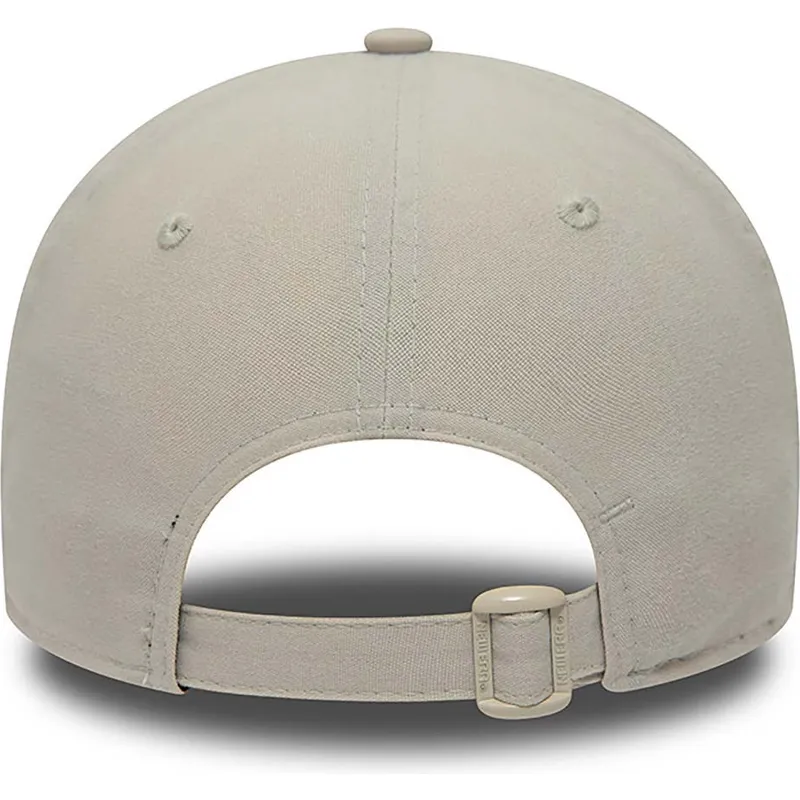 beige-verstellbare-kappe-9twenty-repreve-heritage-script-von-new-era