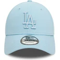 verstellbare-hellblaue-curved-cap-mit-hellblauem-logo-9forty-league-essential-der-los-angeles-dodgers-mlb-von-new-era