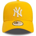 siltovka-zaoblena-zlta-snapback-a-frame-league-essential-new-york-yankees-mlb-new-era