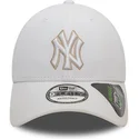 siltovka-zaoblena-biely-nastavitelny-9forty-repreve-outline-new-york-yankees-mlb-new-era