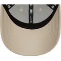 cap-zaoblena-beige-adjustable-strap-9forty-seasonal-infill-new-york-yankees-mlb-new-era