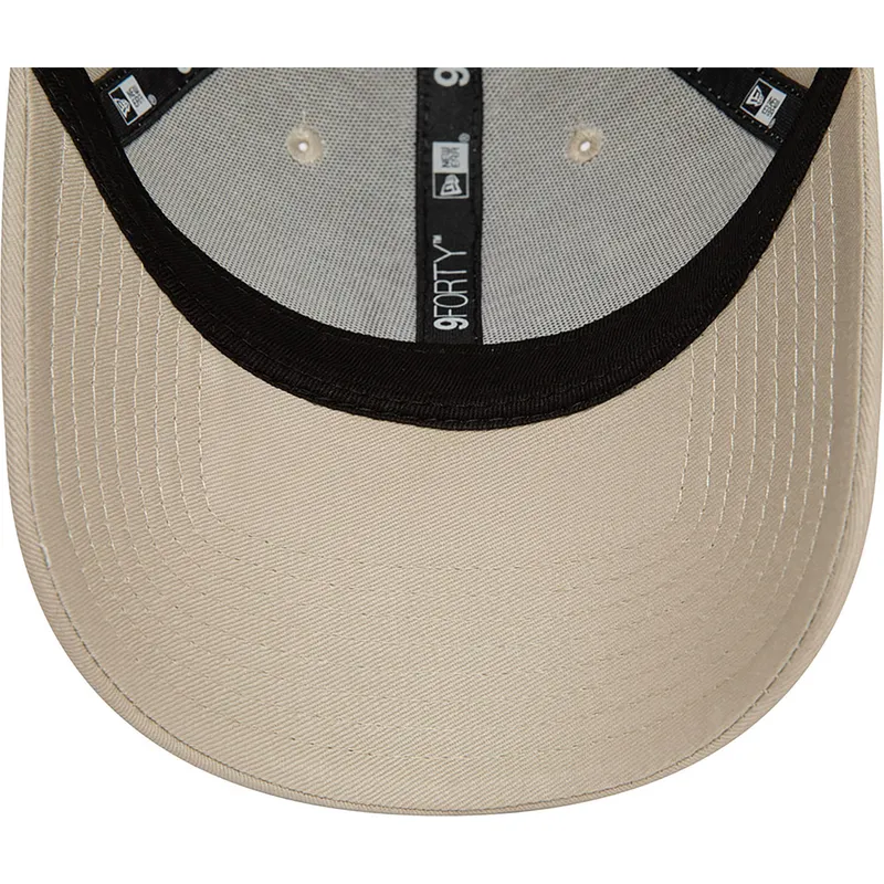 cap-zaoblena-beige-adjustable-strap-9forty-seasonal-infill-new-york-yankees-mlb-new-era