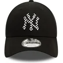 cap-zaoblena-black-adjustable-strap-9forty-seasonal-infill-new-york-yankees-mlb-new-era