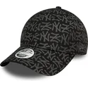 cap-zaoblena-black-adjustable-strap-9forty-monogram-new-york-yankees-mlb-new-era