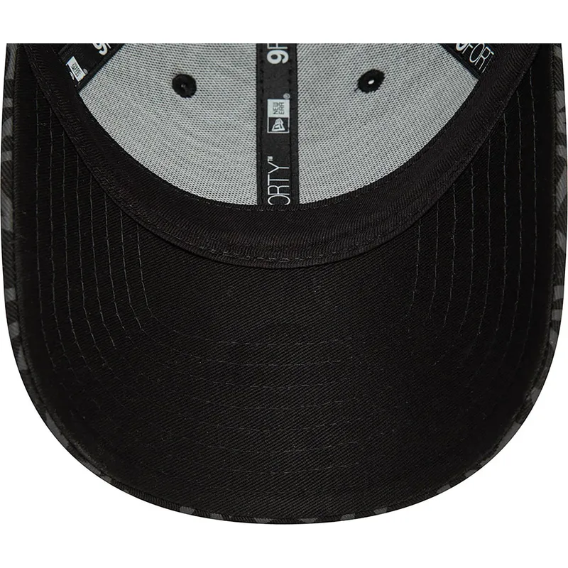 schwarze-gebogene-verstellbare-damenkappe-9forty-monogram-der-new-york-yankees-mlb-von-new-era