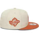 beige-braune-snapback-cap-9fifty-patch-der-new-york-yankees-mlb-von-new-era