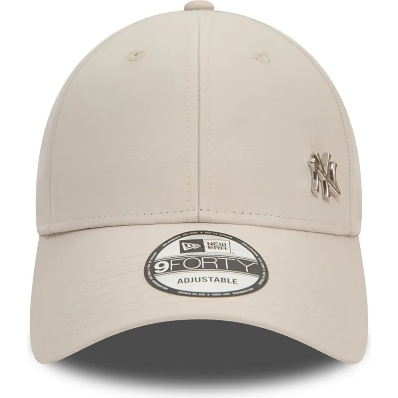 beige-verstellbare-curved-cap-9forty-flawless-der-new-york-yankees-mlb-von-new-era