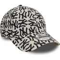 gebogene-beige-und-schwarze-verstellbare-kappe-9forty-monogram-von-new-york-yankees-mlb-von-new-era