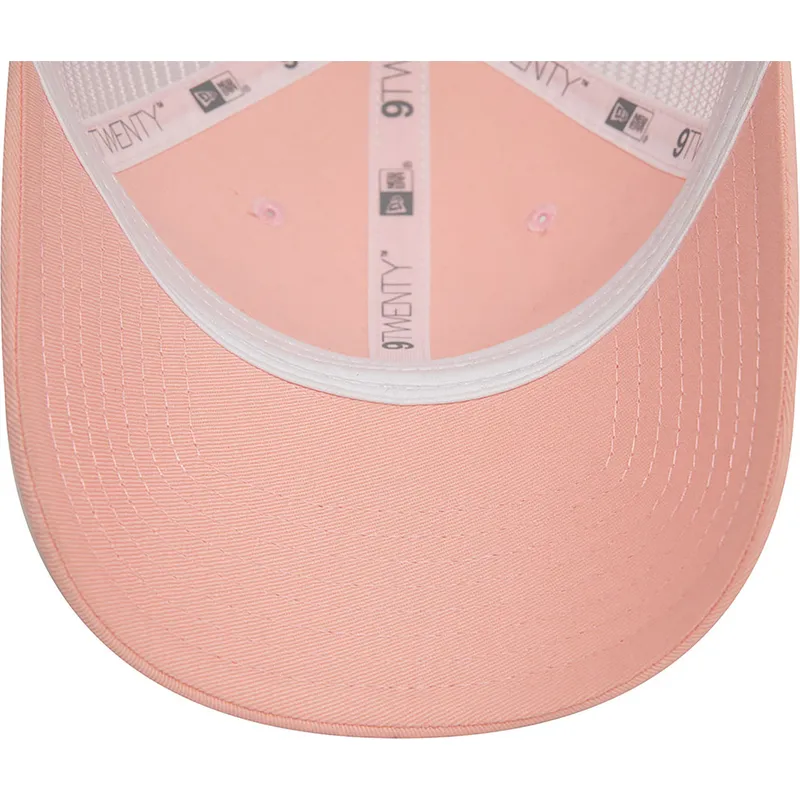 cap-zaoblena-pink-adjustable-strap-9twenty-new-era cap-zaoblena-pink-adjustable-strap-9twenty-new-era