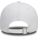 cap-zaoblena-white-adjustable-strap-9forty-new-era
