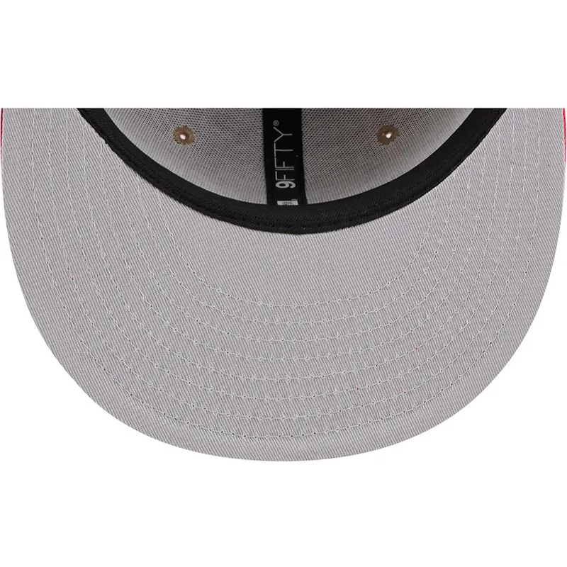 braune-und-rote-flache-snapback-kappe-9fifty-draft-2024-von-chicago-bulls-nba-von-new-era