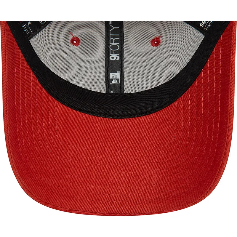 rote-verstellbare-curved-cap-9forty-essential-von-new-era