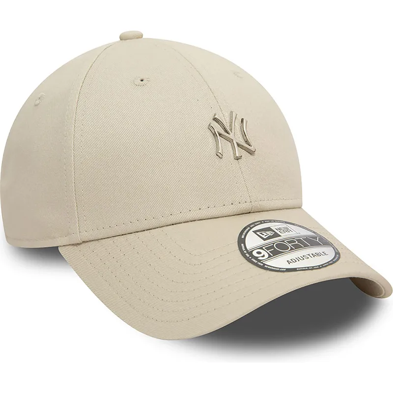 beige-verstellbare-curved-cap-9forty-metallic-pin-der-new-york-yankees-mlb-von-new-era