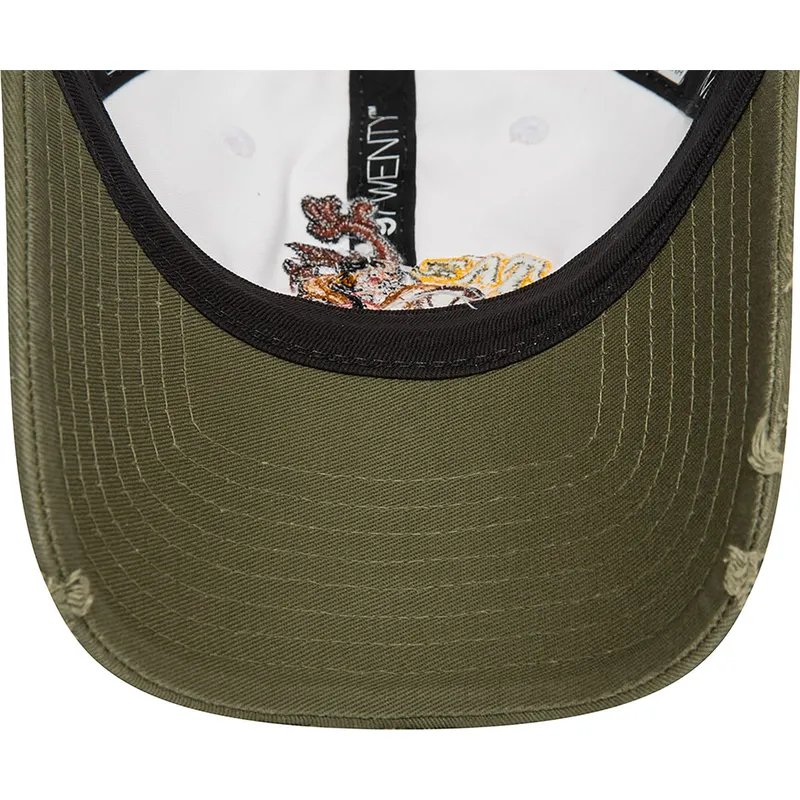 weisse-und-grune-verstellbare-curved-cap-9twenty-washed-tasmanischer-teufel-looney-tunes-von-new-era