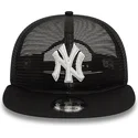 siltovka-rovna-cierna-snapback-9fifty-embroidered-mesh-new-york-yankees-mlb-new-era