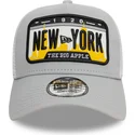 siltovka-zaoblena-siva-snapback-a-frame-license-plate-new-york-ciudades-y-playas-new-era