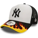 siltovka-zaoblena-biely-snapback-a-frame-flame-new-york-yankees-mlb-new-era
