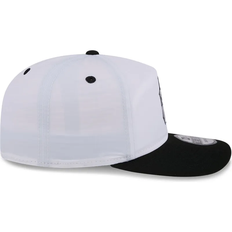 siltovky-zaoblena-biely-snapback-golfer-chrome-new-york-yankees-mlb-new-era