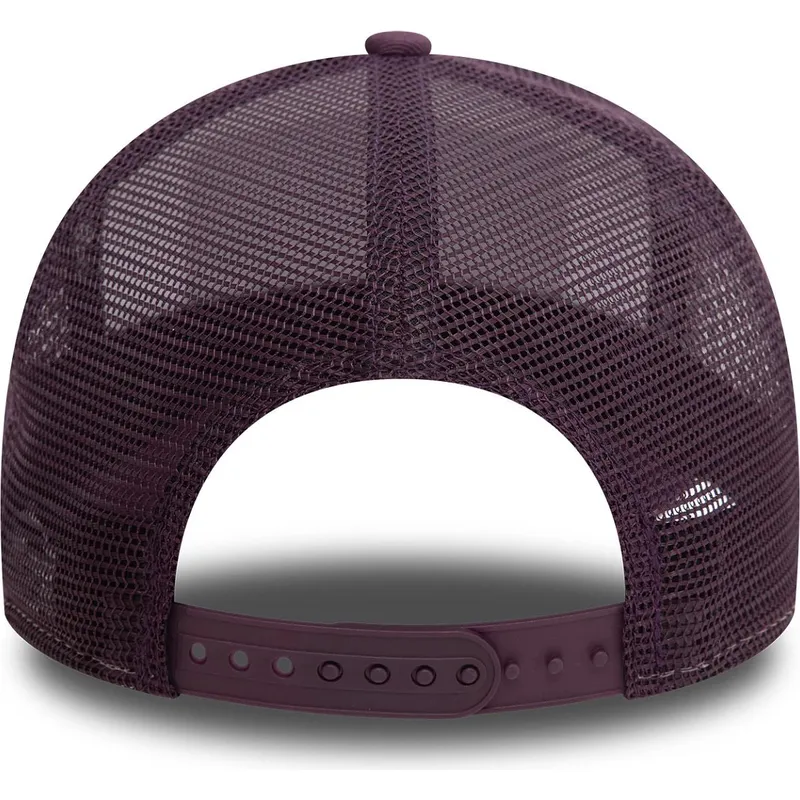 siltovka-zaoblena-fialova-snapback-a-frame-ski-patch-courchevel-ciudades-y-playas-new-era