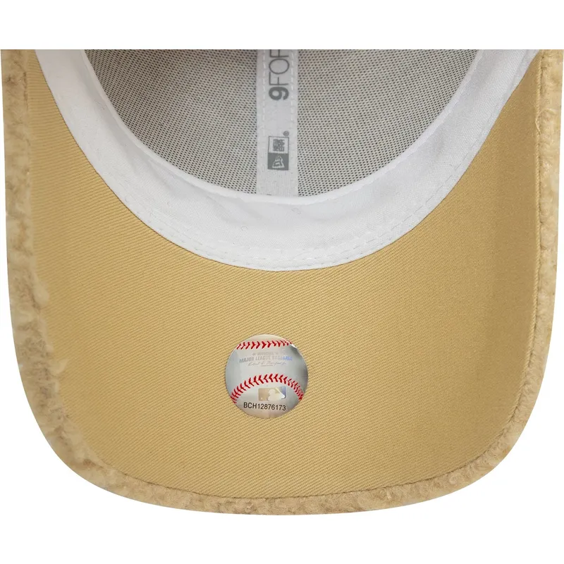 siltovka-zaoblena-bezova-nastavitelny-9forty-borg-new-york-yankees-mlb-new-era siltovka-zaoblena-bezova-nastavitelny-9forty-borg-new-york-yankees-mlb-new-era