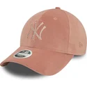 gebogene-rosa-verstellbare-damenkappe-9forty-velour-diamante-der-new-york-yankees-mlb-von-new-era