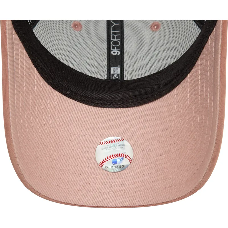 siltovka-zaoblena-ruzova-nastavitelny-9forty-velour-diamante-new-york-yankees-mlb-new-era