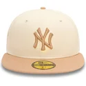 beige-braune-eng-anliegende-59fifty-side-patch-kappe-der-new-york-yankees-mlb-von-new-era