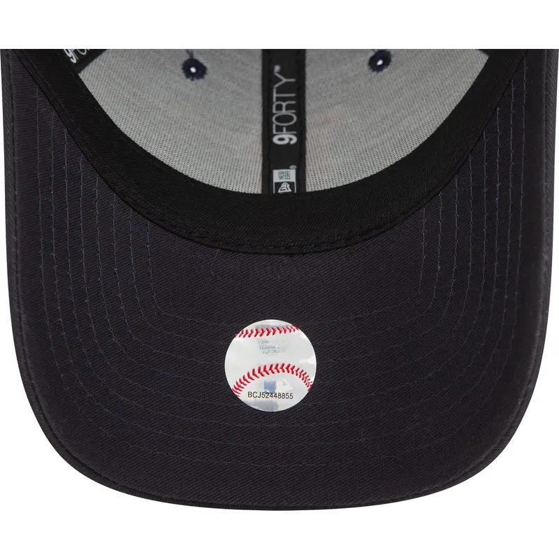 siltovka-zaoblena-tmavomodra-nastavitelny-9forty-side-patch-boston-red-sox-mlb-new-era siltovka-zaoblena-tmavomodra-nastavitelny-9forty-side-patch-boston-red-sox-mlb-new-era