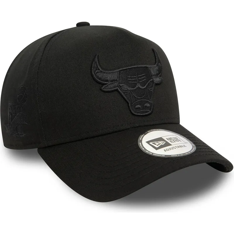 schwarze-snapback-kappe-mit-gebogenem-schirm-und-schwarzem-logo-9forty-e-frame-monochrome-der-chicago-bulls-nba-von-new-era