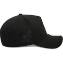 schwarze-snapback-kappe-mit-gebogenem-schirm-und-schwarzem-logo-9forty-e-frame-monochrome-der-chicago-bulls-nba-von-new-era