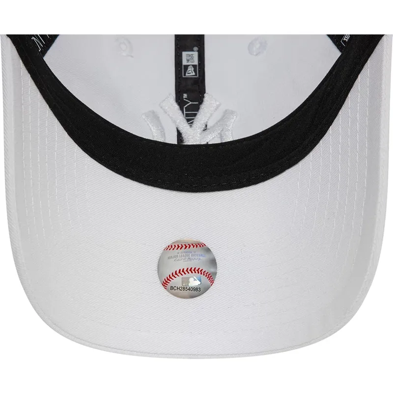 cap-zaoblena-white-adjustable-strap-9twenty-league-essential-new-york-yankees-mlb-new-era cap-zaoblena-white-adjustable-strap-9twenty-league-essential-new-york-yankees-mlb-new-era