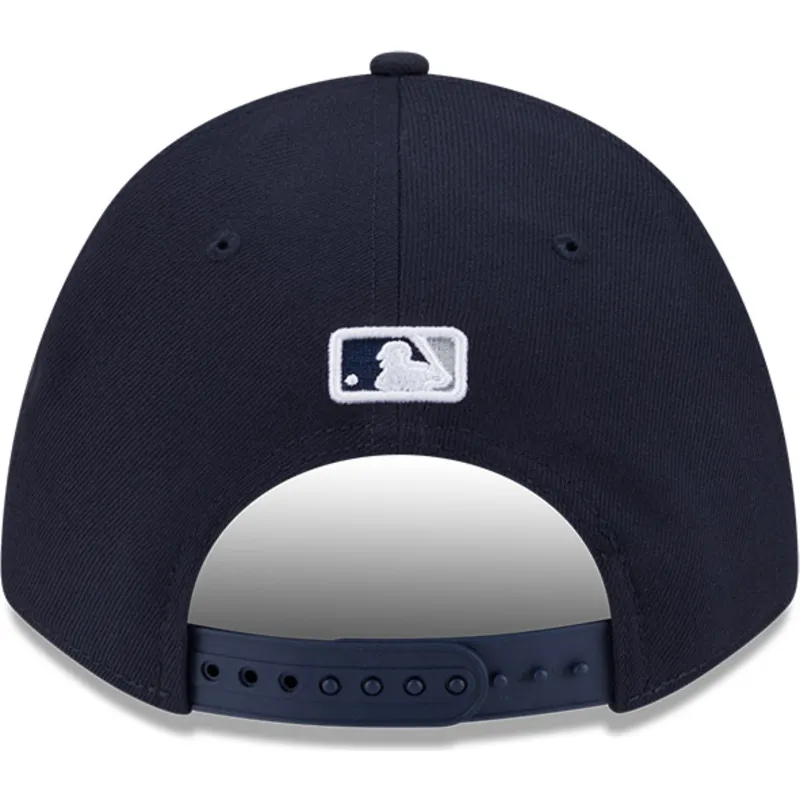 cap-zaoblena-navy-blue-snapback-9forty-m-crown-player-replica-new-york-yankees-mlb-new-era