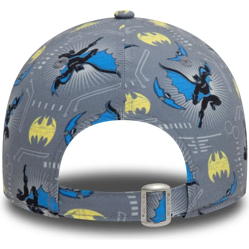 cap-zaoblena-gray-adjustable-strap-pre-deti-9forty-all-over-print-batman-dc-comics-new-era