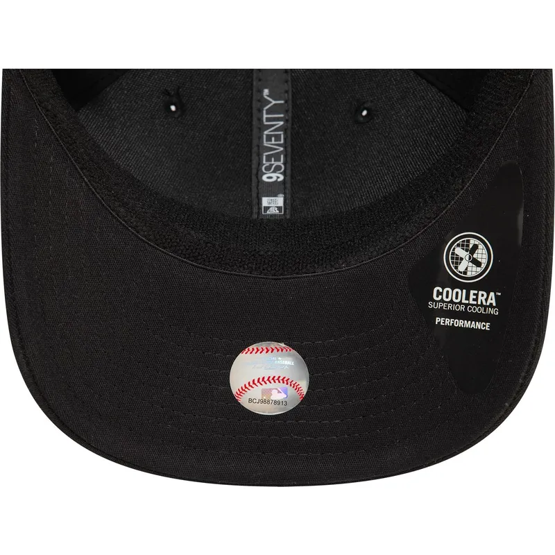 schwarze-gebogene-snapback-kappe-mit-schwarzem-logo-9seventy-stretch-snap-der-new-york-yankees-mlb-von-new-era